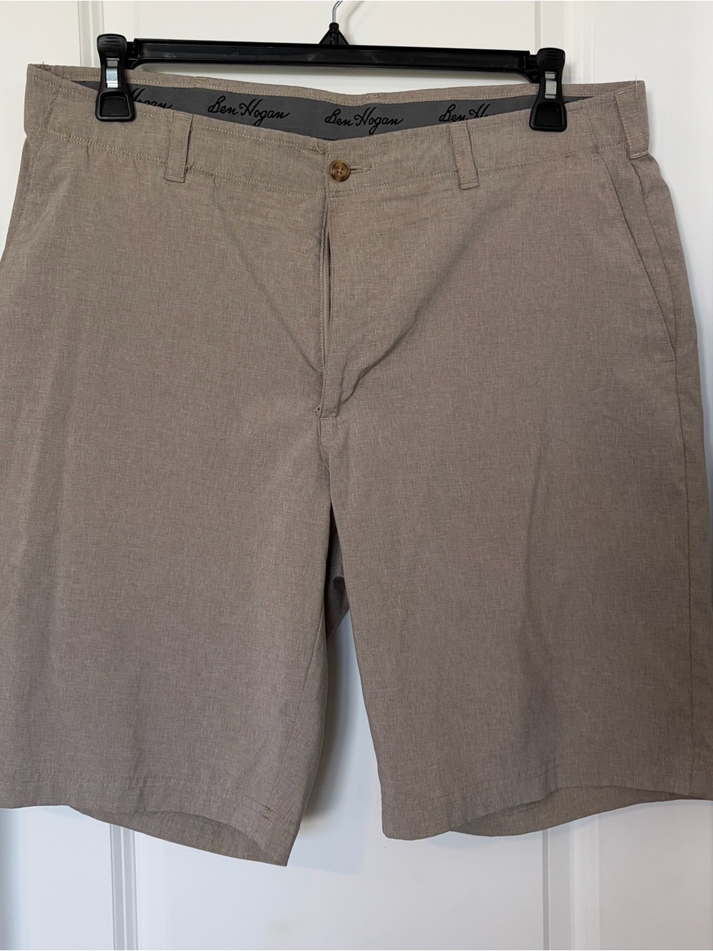 Hogan Men's Neutral Taupe Flat-Front Shorts
Size 38